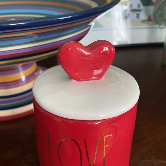 Rae Dunn ‘Love You’ Rose Ganache Scented Candle w/ Removable Heart Lid - Picture 5 of 9
